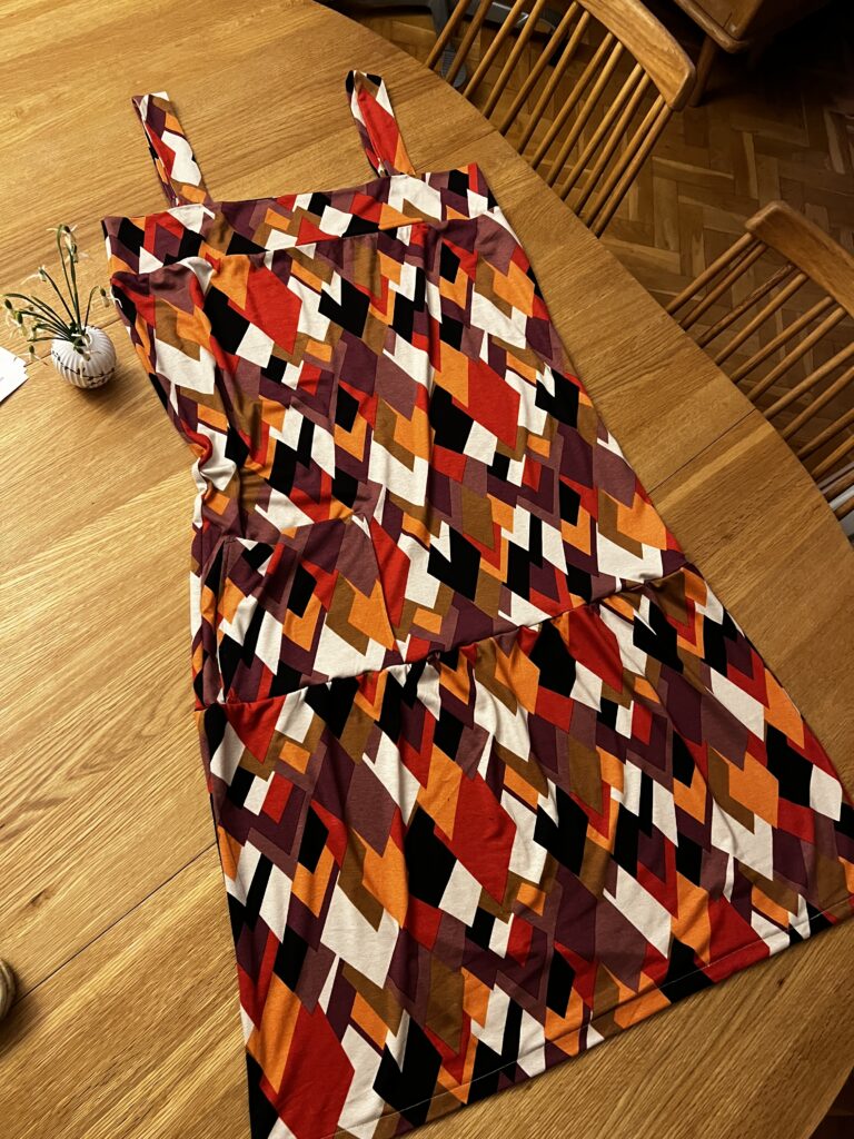 Klädskolan –  lär dig göra egna kläder