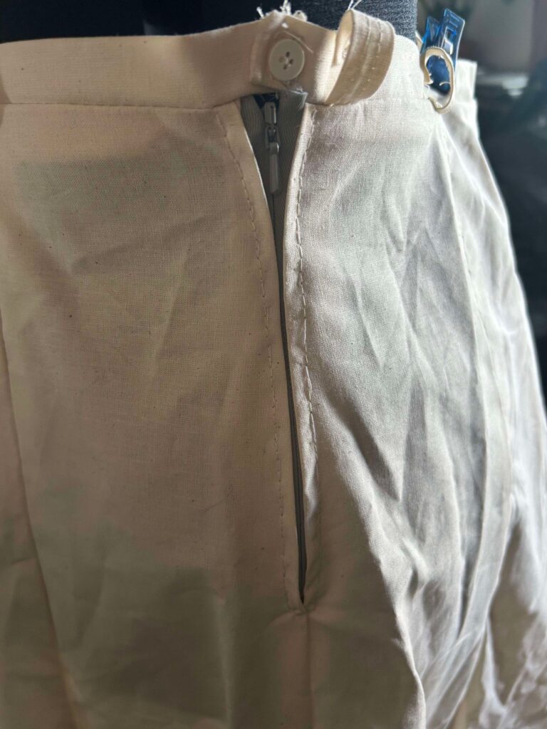 Klädskolan –  lär dig göra egna kläder