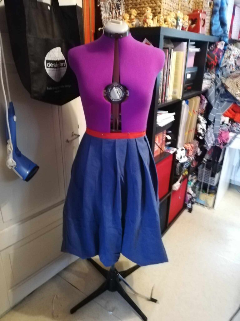 Klädskolan –  lär dig göra egna kläder