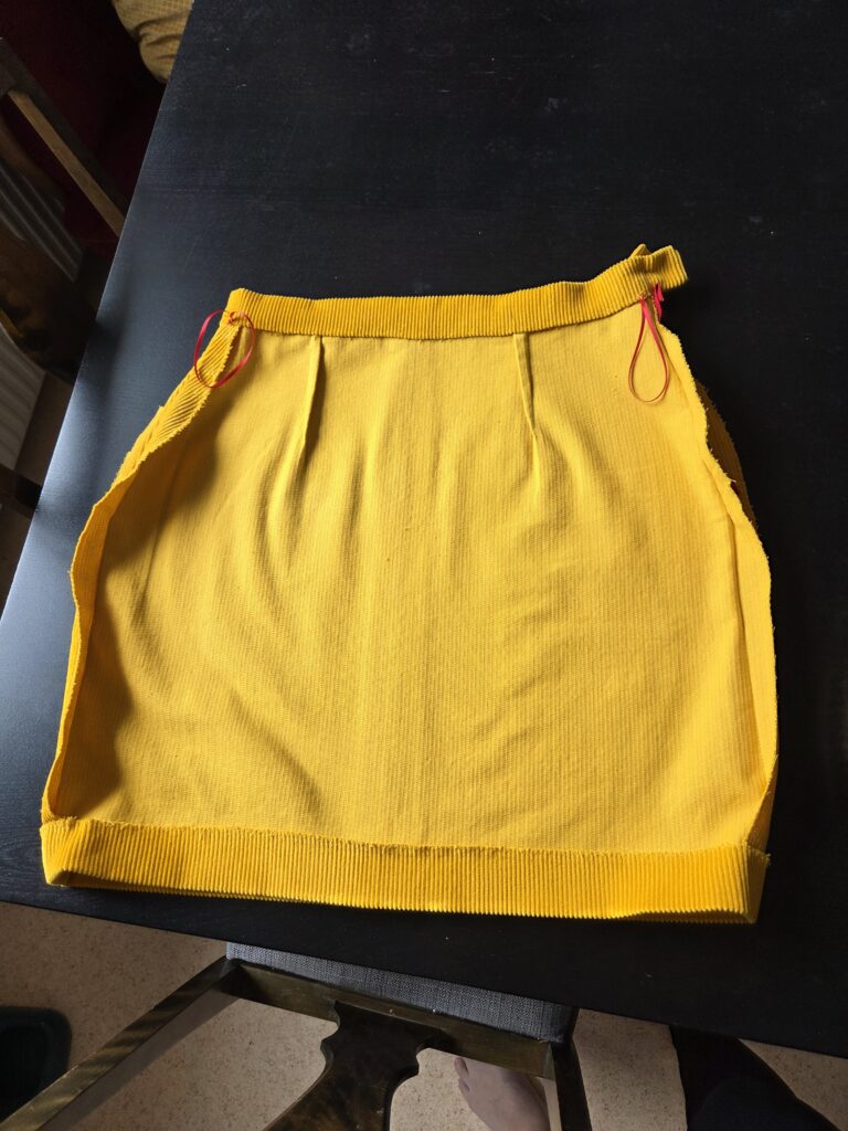 Klädskolan –  lär dig göra egna kläder